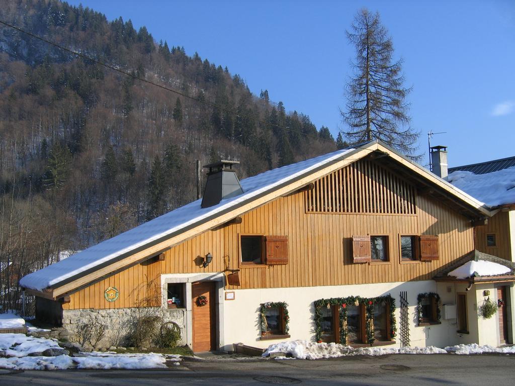 Gite Des Moulins Samoëns Exterior foto